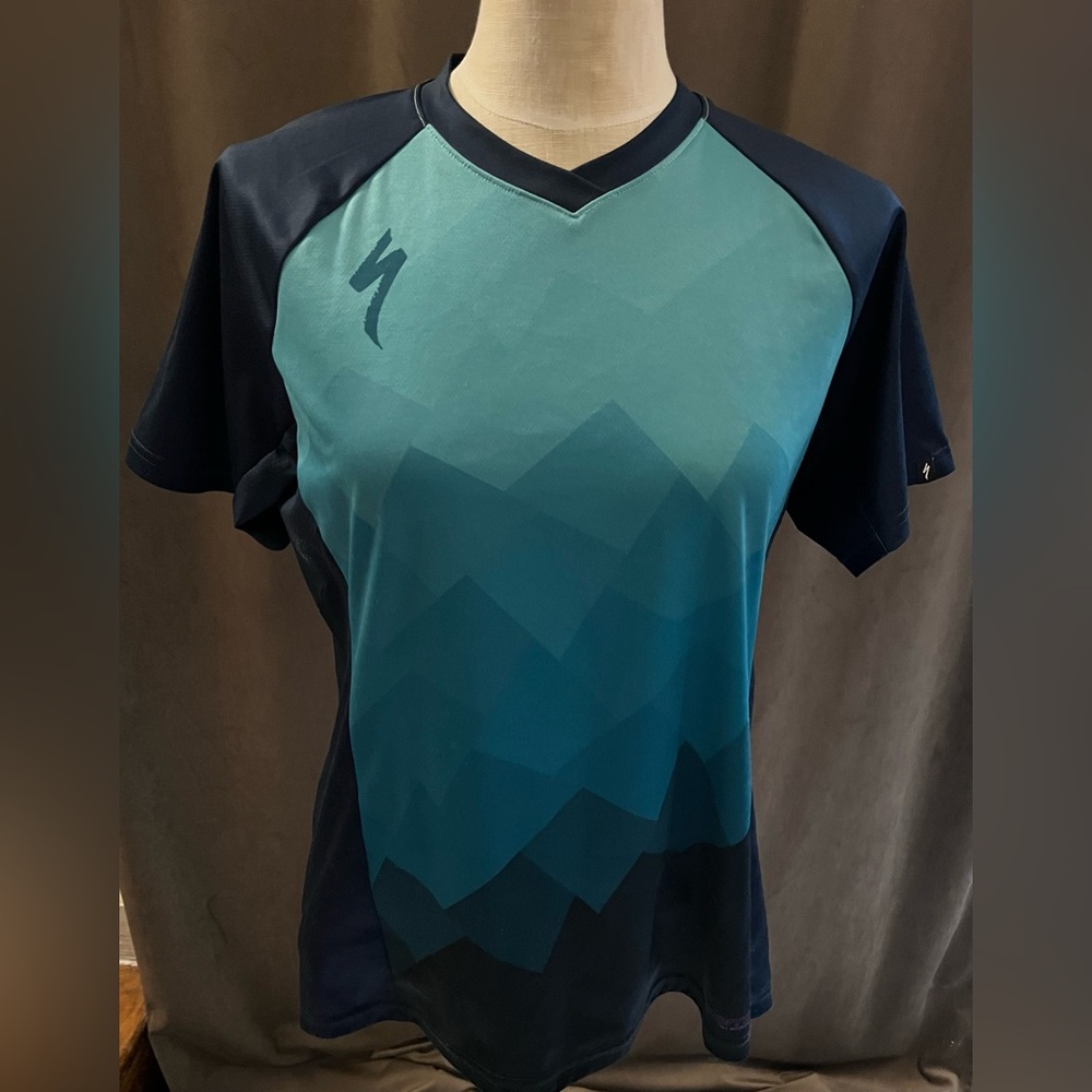 Andorra short sleeve activity top/ large